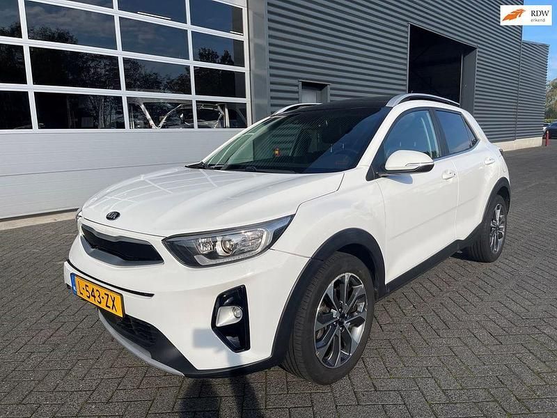 Gebraucht Kia Stonic 120 PS (88 kW) 2018 Weiß SUV