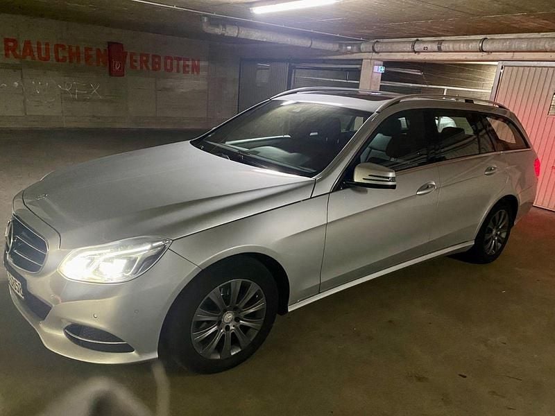 Silber Gebraucht 2015 Mercedes E200 Kombi | 13.250 € (Fairer Preis) - Bild 1/4