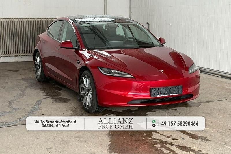 Gebraucht Tesla Model 3 Long Range AWD 235 kW (320 PS) 2025 Rot Limousine