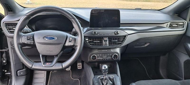 Gebraucht Ford Focus Performance Edition 280 PS (205 kW) 2021 Schwarz Limousine