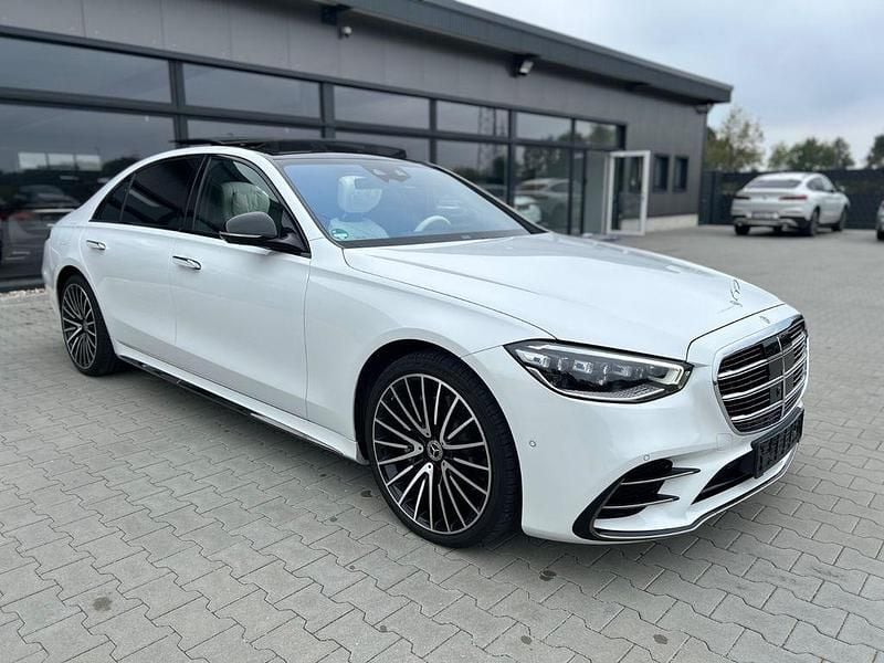 Weiß Gebraucht 2025 Mercedes S450 AMG Limousine | 129.989 € - Bild 1/4