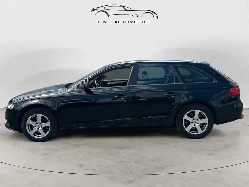 Gebraucht Audi A4 Attraction 160 PS (117 kW) 2011 Brillantschwarz Kombi