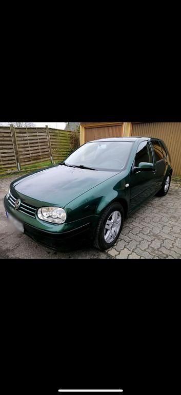 Grün Gebraucht 2002 VW Golf Limousine | 1.800 € (Fairer Preis) - Bild 1/4