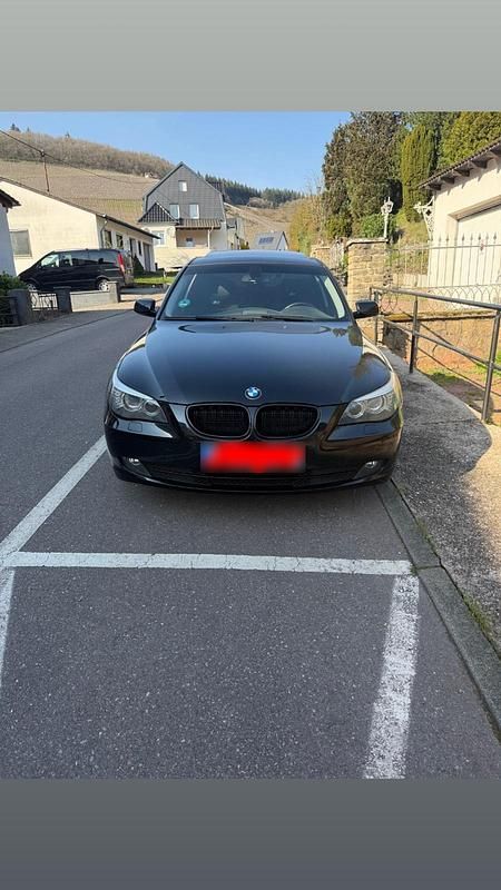 Gebraucht BMW 520 Advantage 177 PS (130 kW) 2009 Schwarz Limousine