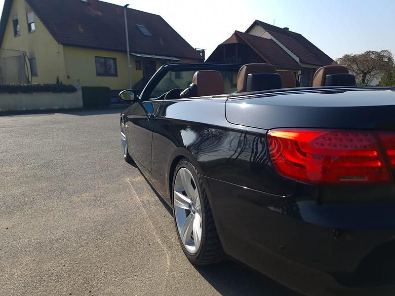 Gebraucht BMW 330 Cabriolet 272 PS (200 kW) 2007 Schwarz Cabrio
