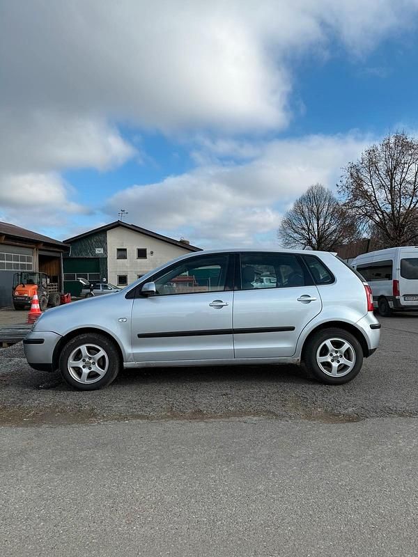 Gebraucht VW Polo 75 PS (55 kW) 2002 Silber Kleinwagen