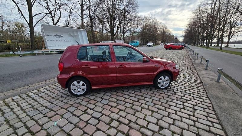Gebraucht VW Polo Basis 60 PS (44 kW) 2001 Rot Limousine
