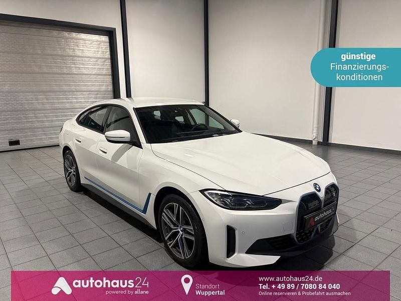 Weiß Gebraucht 2022 BMW i4 Sport Line Limousine | 36.390 € (Guter Preis) - Bild 1/4