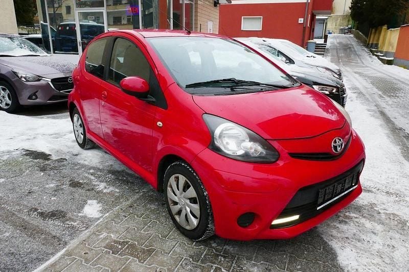 Gebraucht Toyota Aygo Cool 68 PS (50 kW) 2014 Rot Kleinwagen