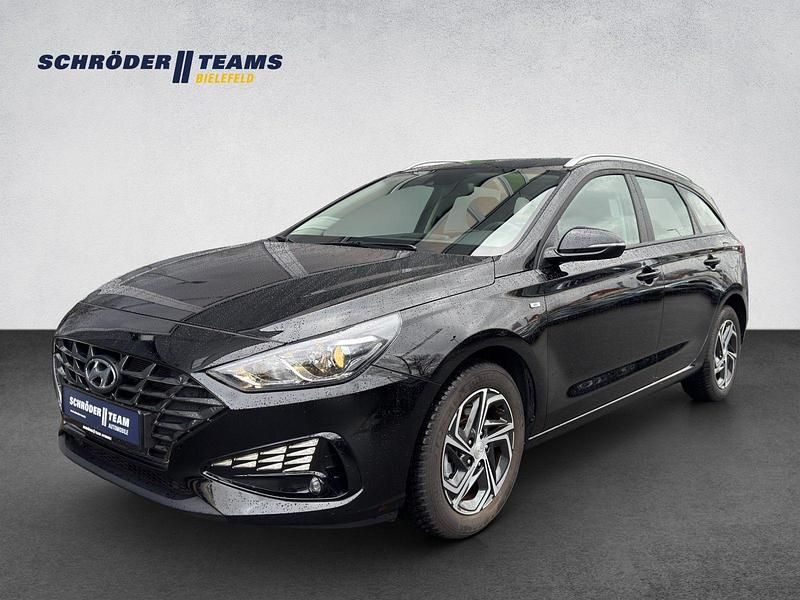 Abyss black Gebraucht 2024 Hyundai i30 Select Kombi | 20.690 € (Guter Preis) - Bild 1/4
