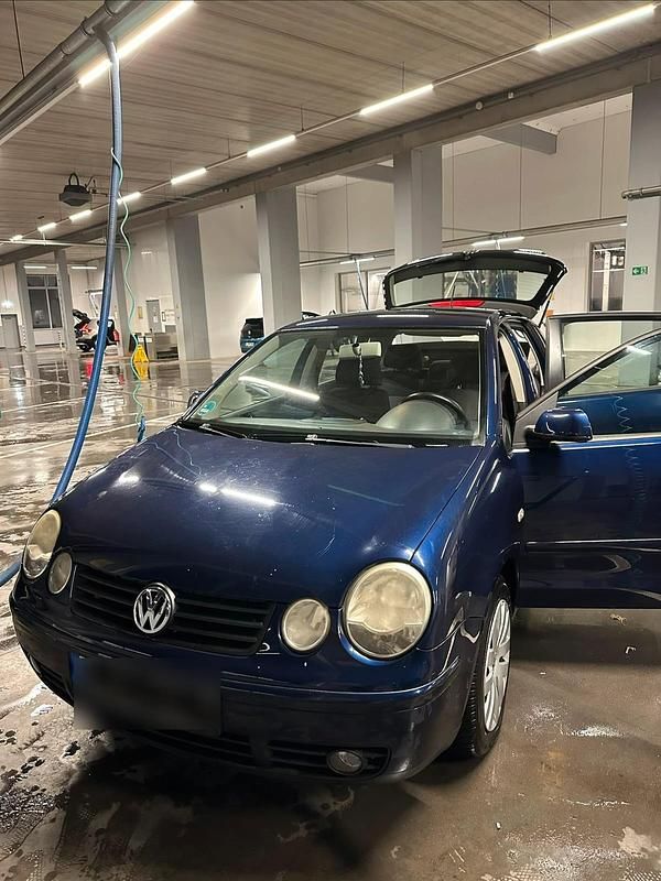 Blau Gebraucht 2005 VW Polo Comfortline Kleinwagen | 2.350 € (Fairer Preis) - Bild 1/4