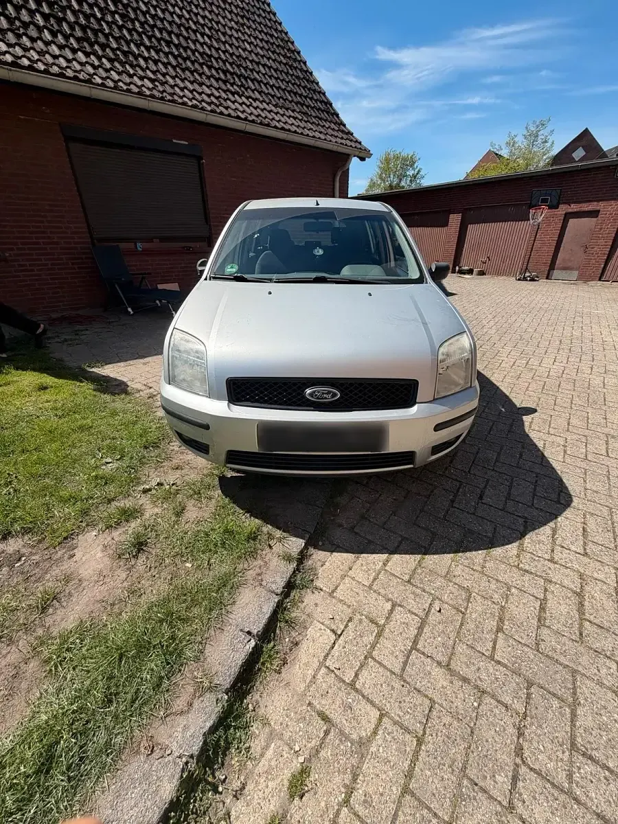 Second-hand Ford Focus 68 CP (50 kW) 2003 Argintiu Hatchback