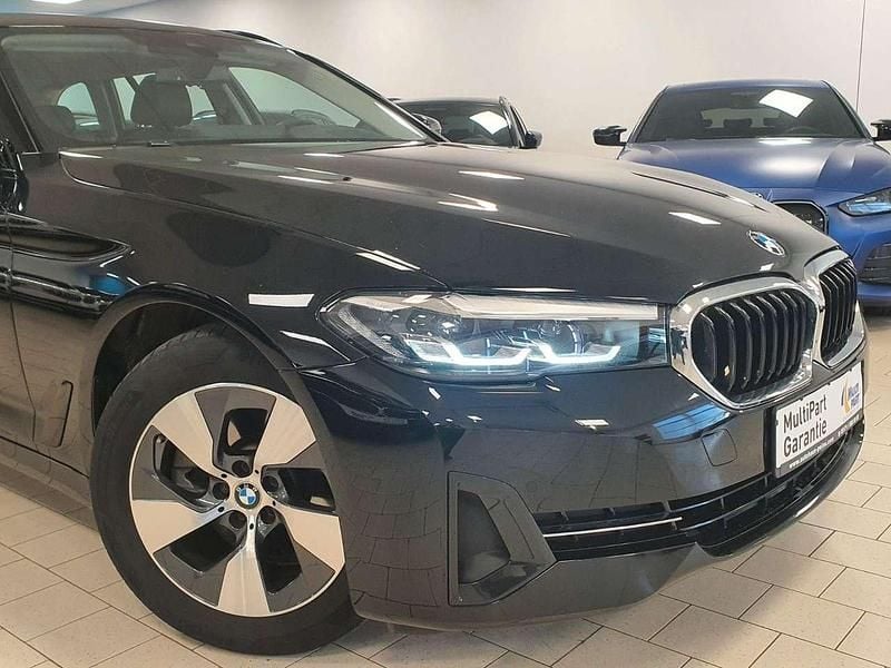 Gebraucht BMW 520 Performance 190 PS (139 kW) 2022 Schwarz Limousine