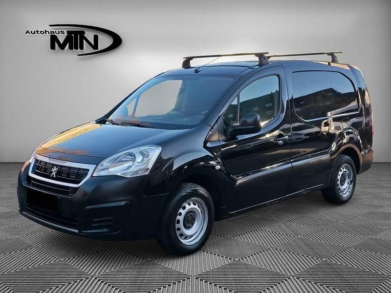 Schwarz Gebraucht 2017 Peugeot Partner Van | 7.990 € (Guter Preis) - Bild 1/4