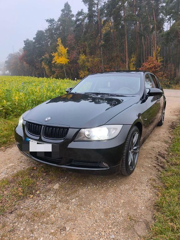 Gebraucht BMW 318 143 PS (105 kW) 2007 Schwarz Limousine
