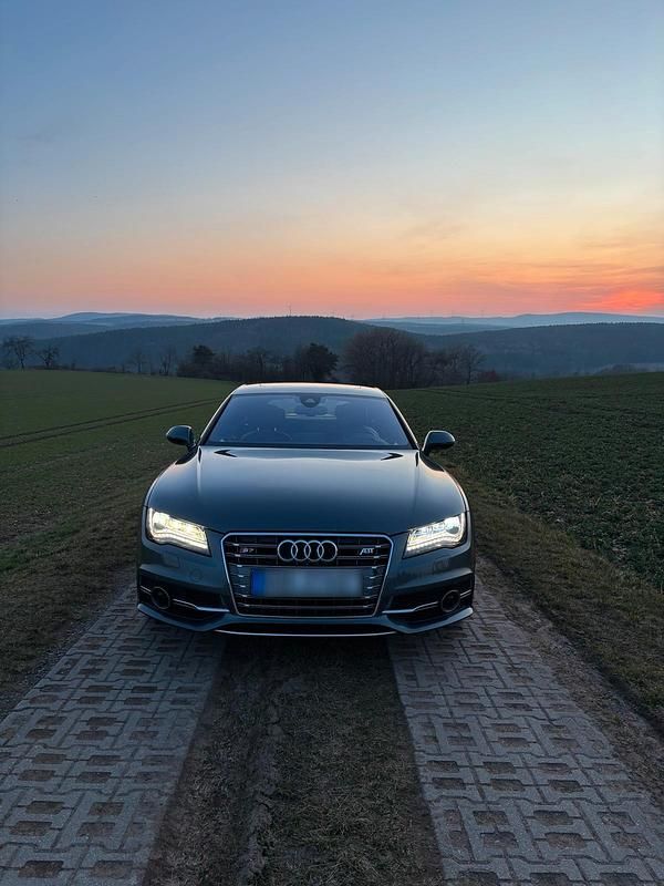 Gebraucht Audi V8 Ambiente 540 PS (397 kW) 2013 Grau Limousine