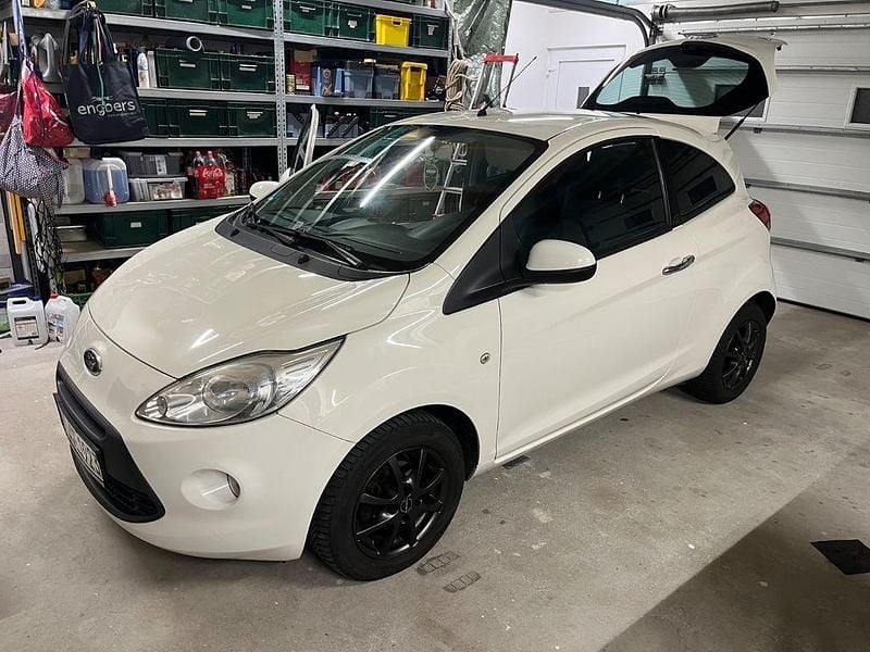 Second-hand Ford Ka Titanium 75 CP (55 kW) 2012 Alb Hatchback