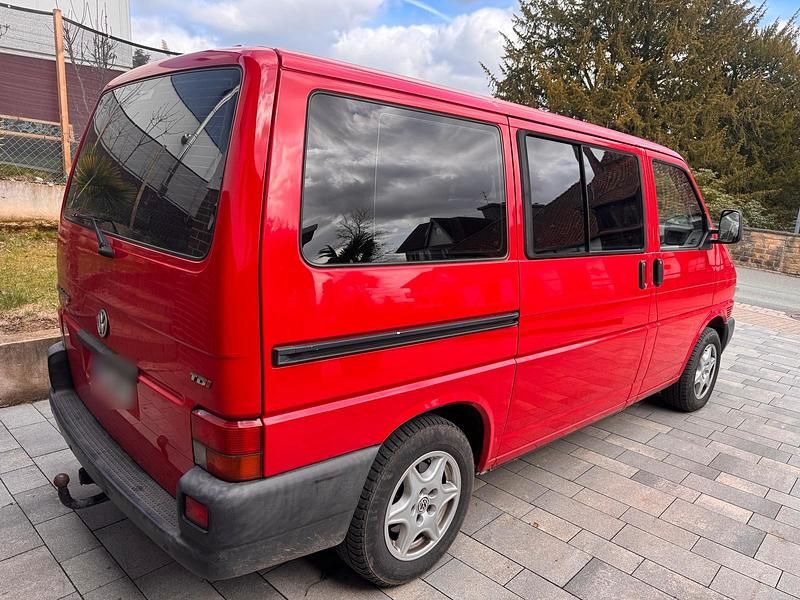 Gebraucht VW Multivan 102 PS (75 kW) 2001 Rot Van