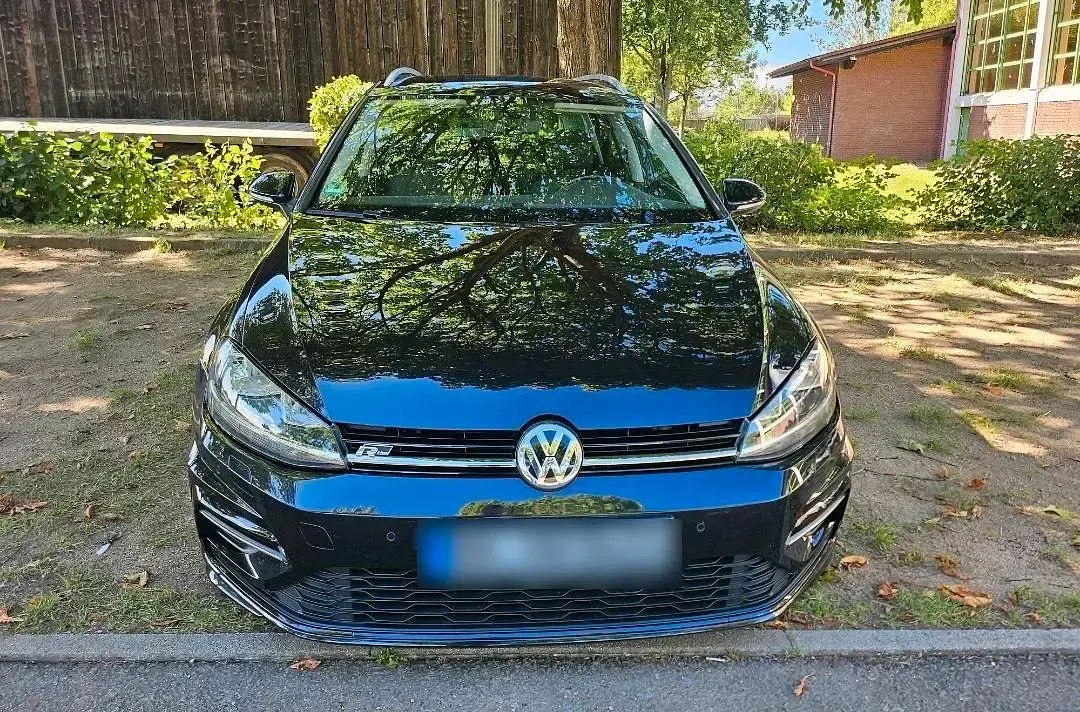 Second-hand VW Golf VII R-line 150 CP (110 kW) 2020 Negru Break