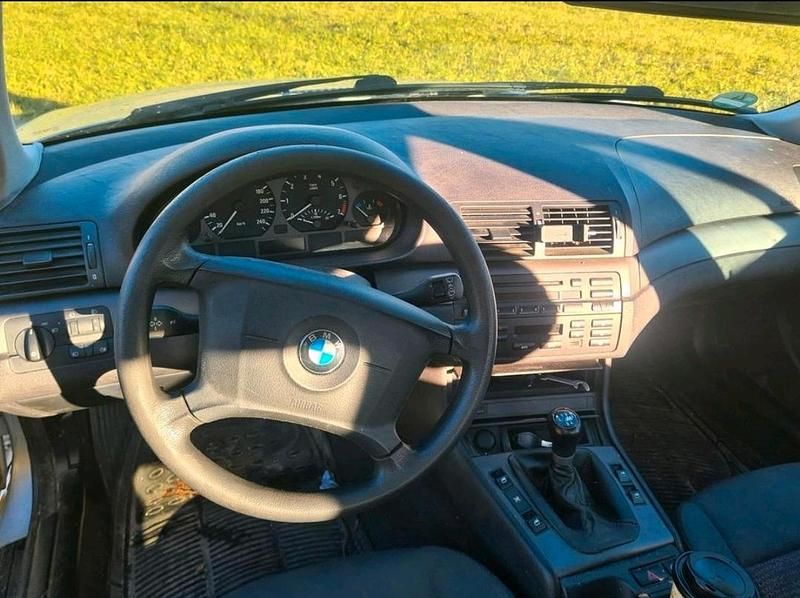 Gebraucht BMW 318 143 PS (105 kW) 2002 Silber Limousine