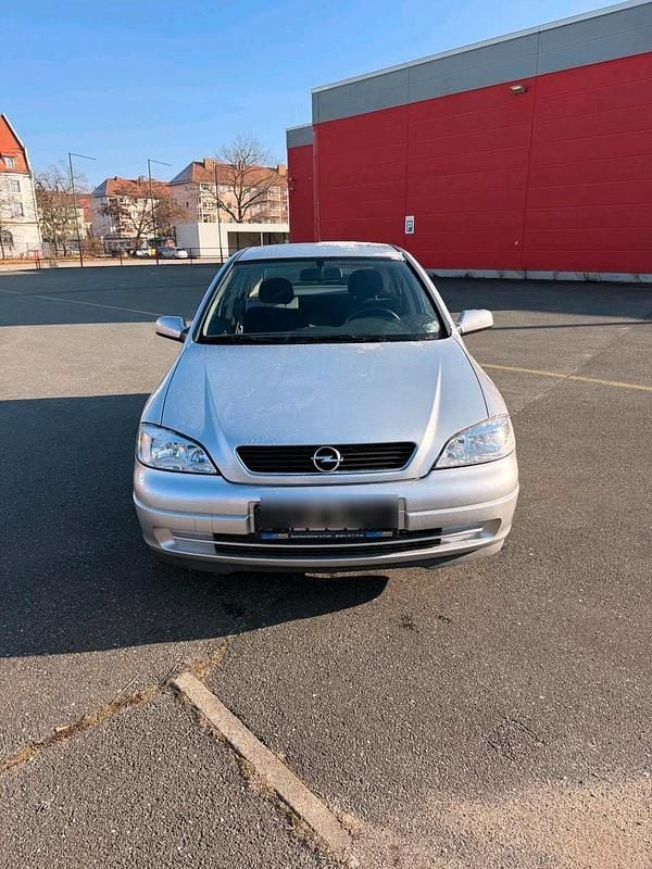 Grün Gebraucht 1998 Opel Astra Limousine | 2.450 € (Fairer Preis) - Bild 1/4