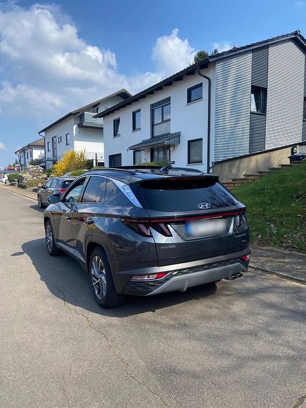 Gebraucht Hyundai Tucson 180 PS (132 kW) 2023 Grau SUV