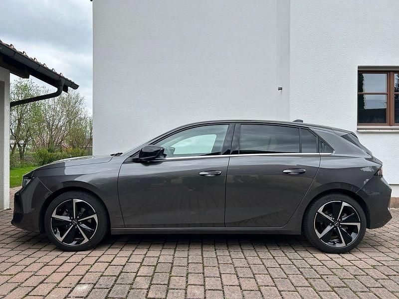 Gebraucht Opel Astra Business Elegance 131 PS (96 kW) 2023 Grau Limousine