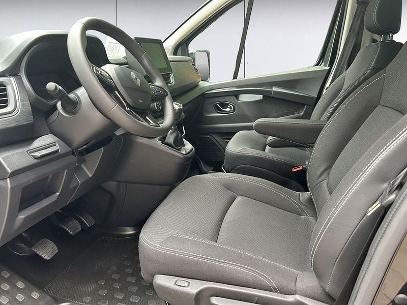 Schwarz Gebraucht 2024 Renault Trafic Van | 37.990 € (Teuer) - Bild 1/4