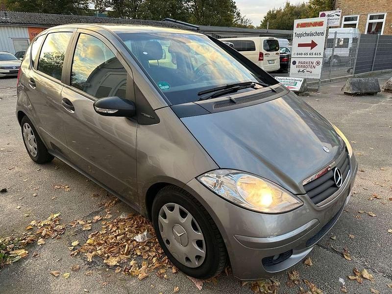 Grau Gebraucht 2005 Mercedes A180 Kleinwagen | 1.650 € (Fairer Preis) - Bild 1/4