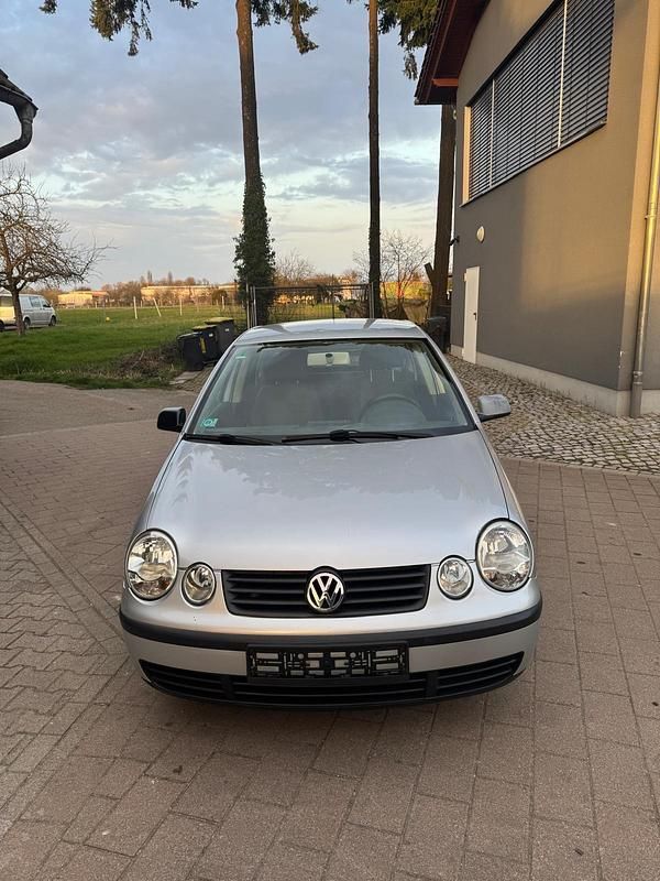 Gebraucht VW Polo 54 PS (39 kW) 2002 Silber Kleinwagen