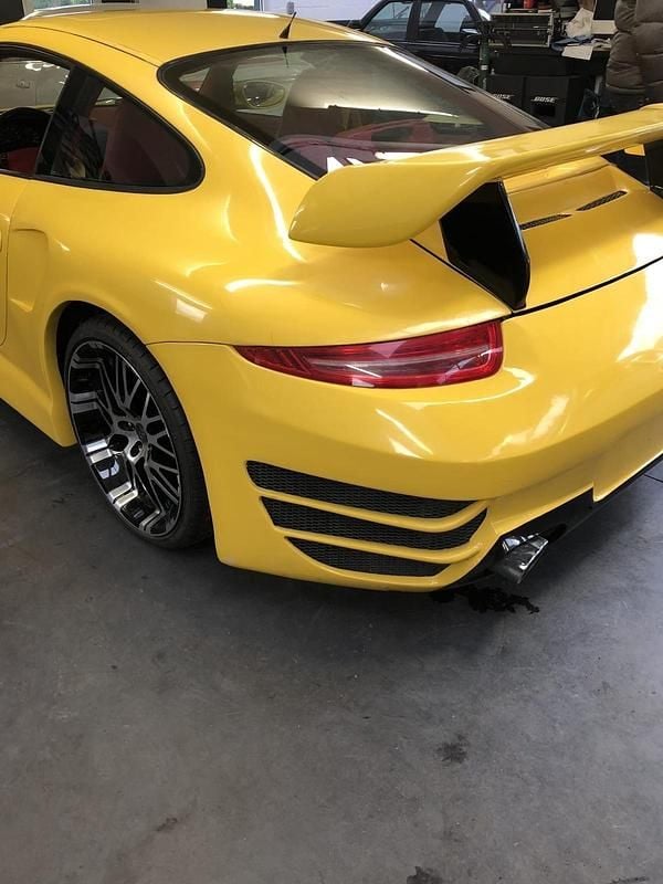 Gebraucht Porsche 996 300 PS (220 kW) 2000 Gelb Coupé