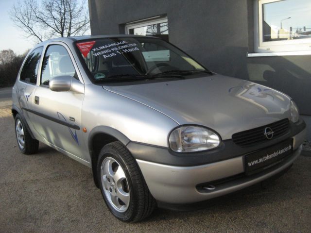 Gebraucht Opel Corsa Edition 65 PS (47 kW) 2000 Silber metallic Kleinwagen