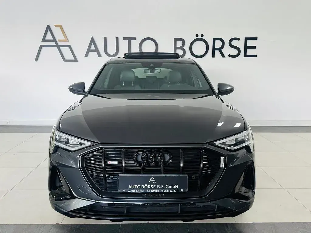 Gebraucht Audi e-tron S-Line 300 kW (408 PS) 2022 Grau SUV