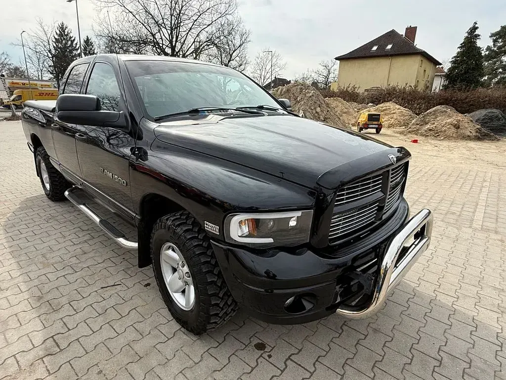 Usado Dodge Ram 345 HP (253 kW) 2006 Preto Pickup