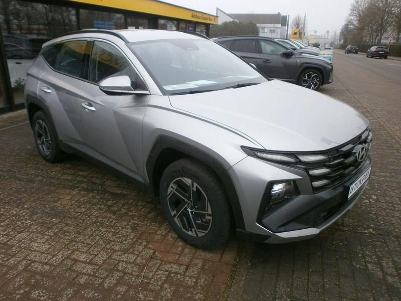 Silber Gebraucht 2024 Hyundai Tucson SUV | 27.770 € (Fairer Preis) - Bild 1/4
