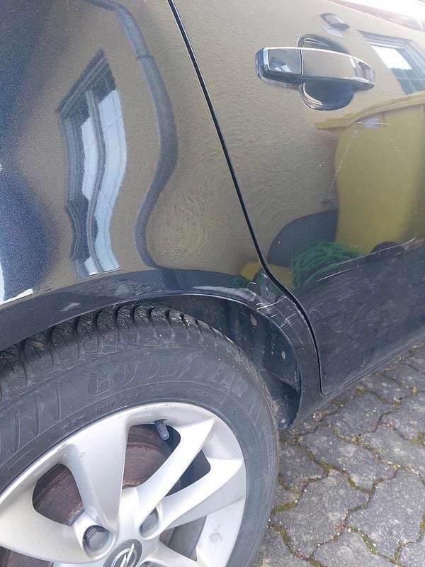 Gebraucht Opel Corsa 87 PS (63 kW) 2014 Schwarz Kleinwagen