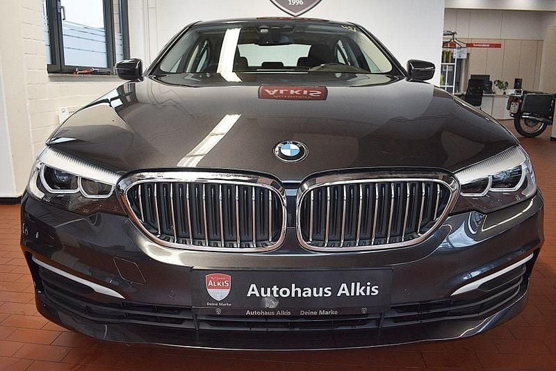 Gebraucht BMW 530 Sport Line 252 PS (185 kW) 2017 Sophistograu brillanteffekt me Limousine
