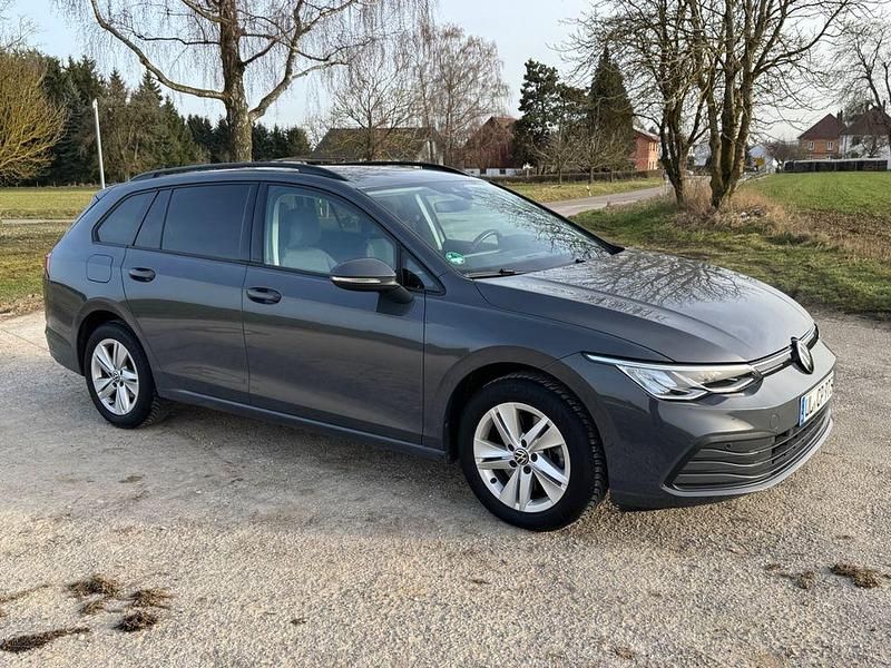 Gebraucht VW Golf VIII Life 116 PS (85 kW) 2022 Grau Kombi