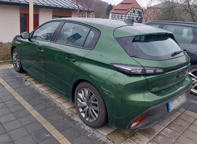 Second-hand Peugeot 308 110 CP (80 kW) 2022 Verde Berlinǎ