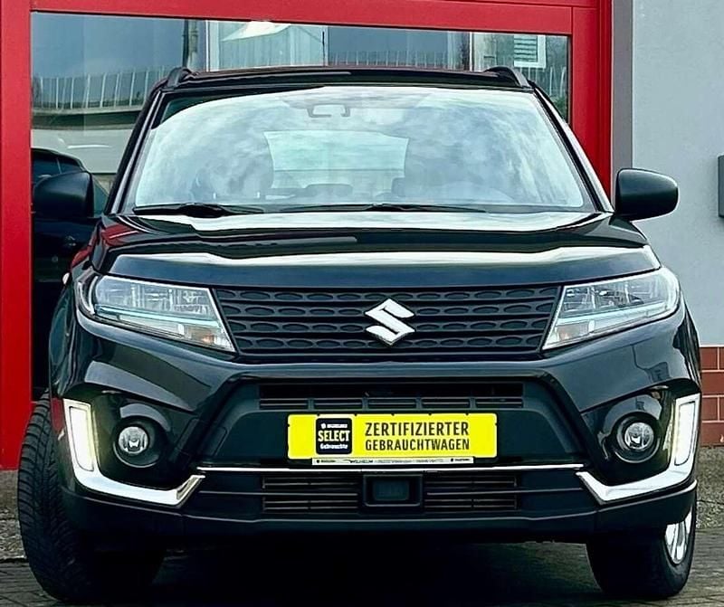 Gebraucht Suzuki Vitara Club 129 PS (94 kW) 2021 Schwarz SUV