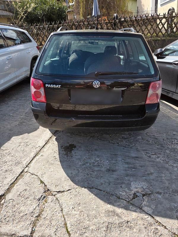 Second-hand VW Passat 116 CP (85 kW) 2003 Negru Break