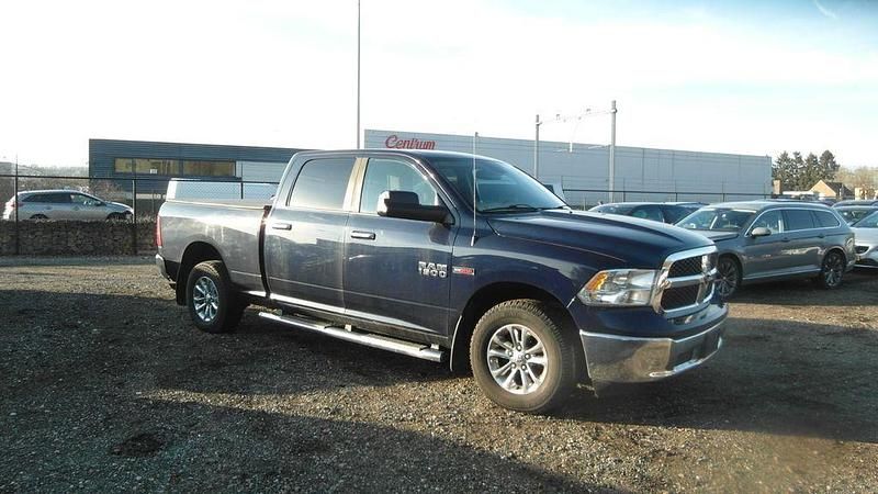 Second-hand Dodge Ram 243 CP (178 kW) 2015 Albastru Pickup