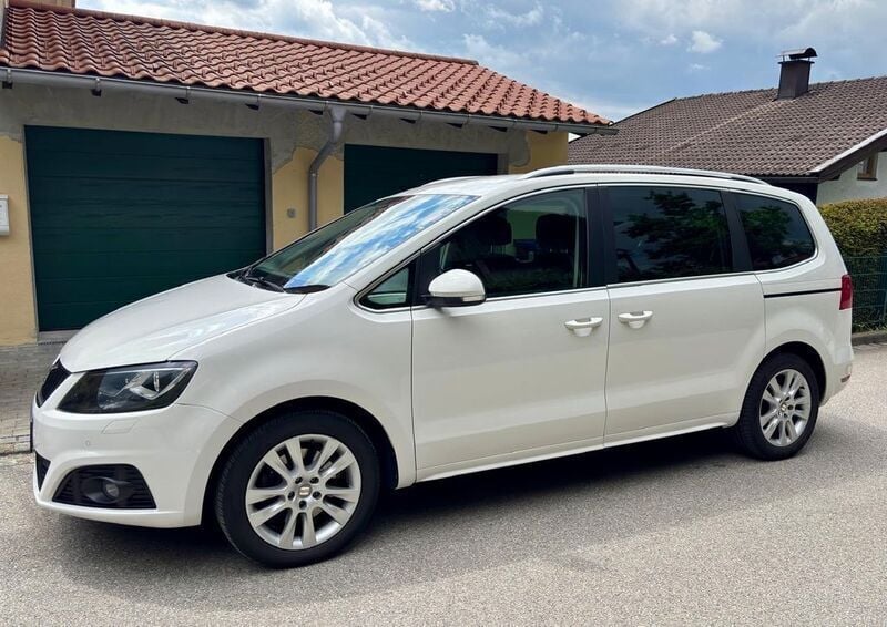 Weiß Gebraucht 2014 Seat Alhambra Style Van / Kleinbus | 17.900 € (Teuer) - Bild 1/4