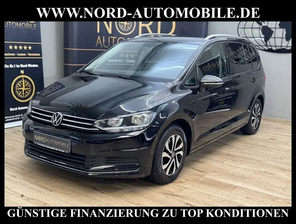 Używany VW Touran Active 150 KM (110 kW) 2021 Czarny Minivan