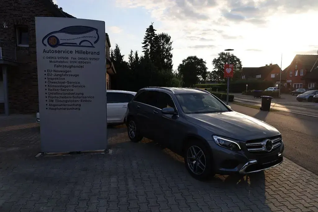 Gebraucht Mercedes GLC250 204 PS (150 kW) 2018 Grau SUV