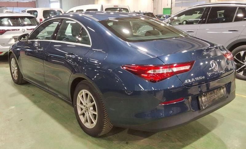 Gebraucht Mercedes CLA180 116 PS (85 kW) 2021 Blau Limousine