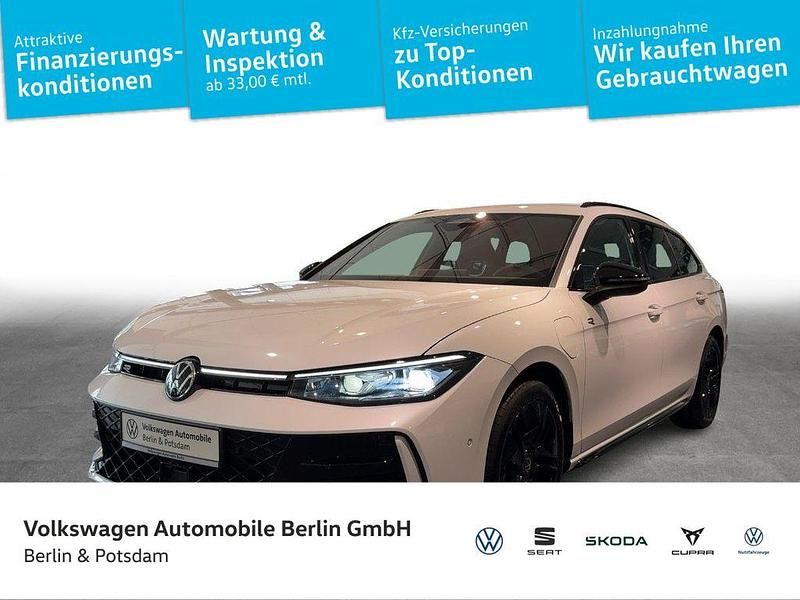 Oryxweiß perlmutteffekt Gebraucht 2024 VW Passat R-line Kombi | 44.740 € (Fairer Preis) - Bild 1/4