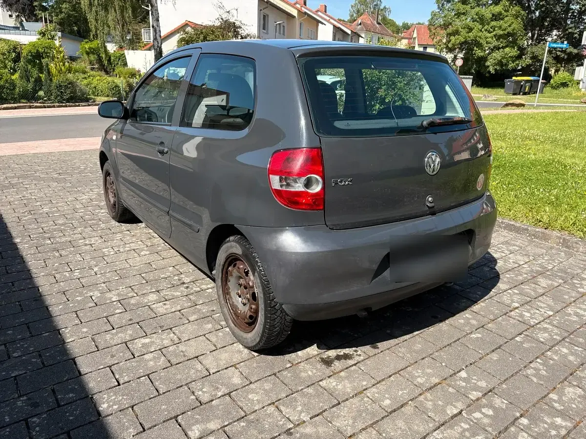 Gebraucht VW Fox 55 PS (40 kW) 2007 Schwarz Kleinwagen