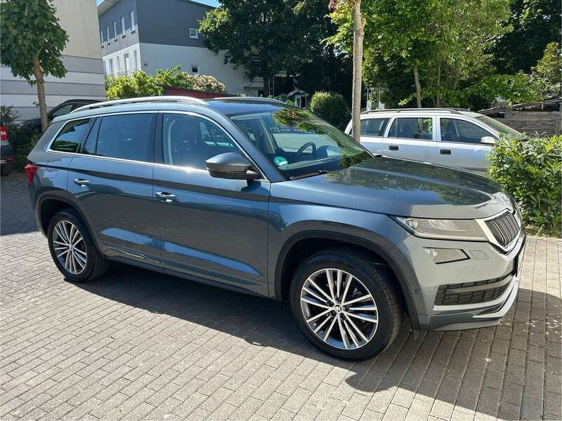 Grau Gebraucht 2020 Skoda Kodiaq LAURIN & KLEMENT SUV | 28.000 € (Superpreis) - Bild 1/4