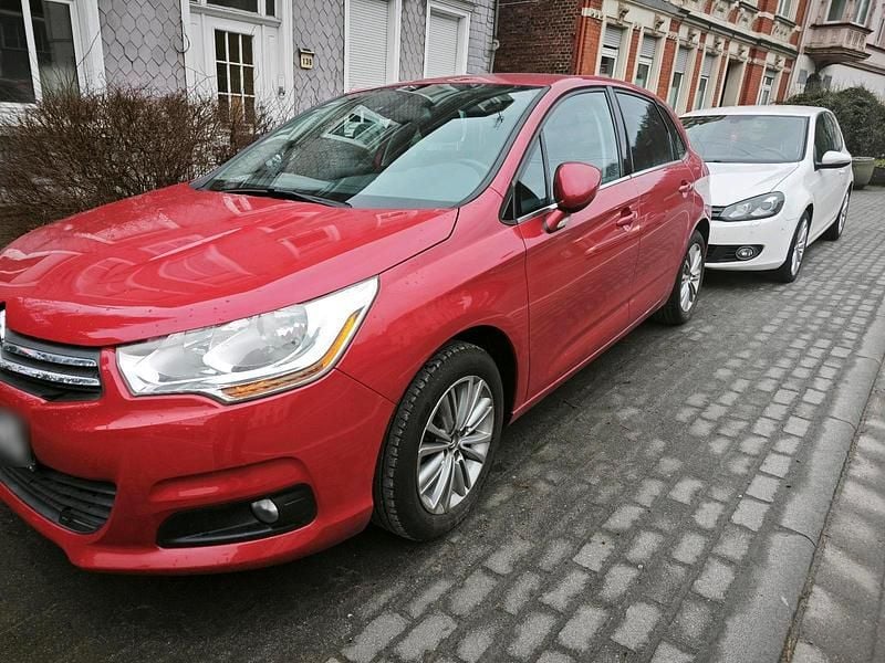 Gebraucht Citroën C4 120 PS (88 kW) 2010 Rot Limousine